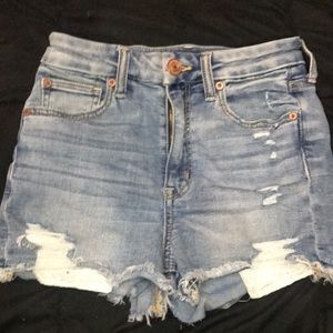 American eagle SZ 2 curvy high rise stretch shorts